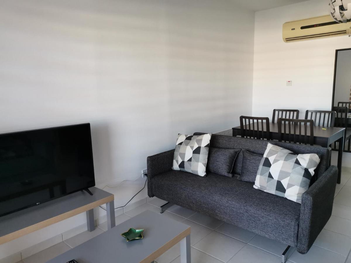 Iris Village, Near Kings Avenue Mall - By Imh Travel & Tours Πάφος Εξωτερικό φωτογραφία