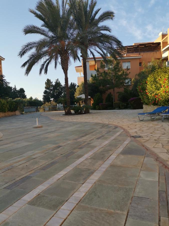 Iris Village, Near Kings Avenue Mall - By Imh Travel & Tours Πάφος Εξωτερικό φωτογραφία