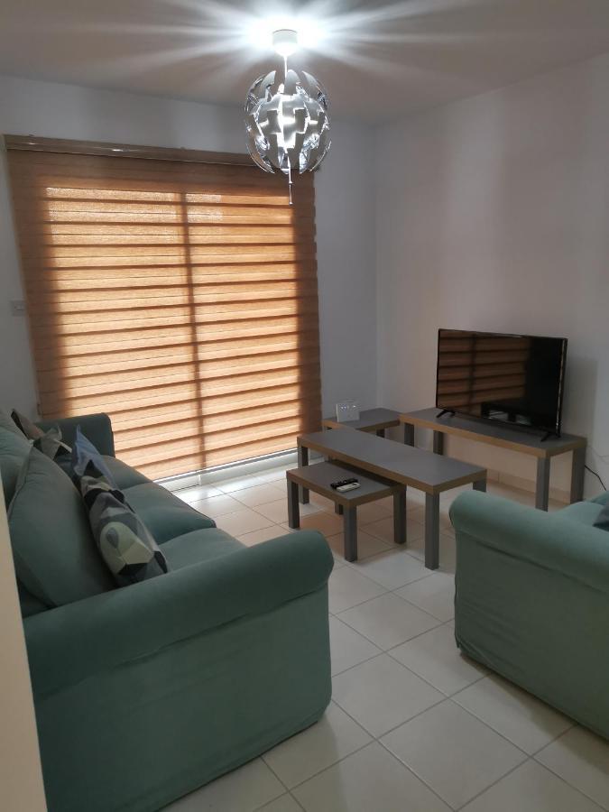 Iris Village, Near Kings Avenue Mall - By Imh Travel & Tours Πάφος Εξωτερικό φωτογραφία