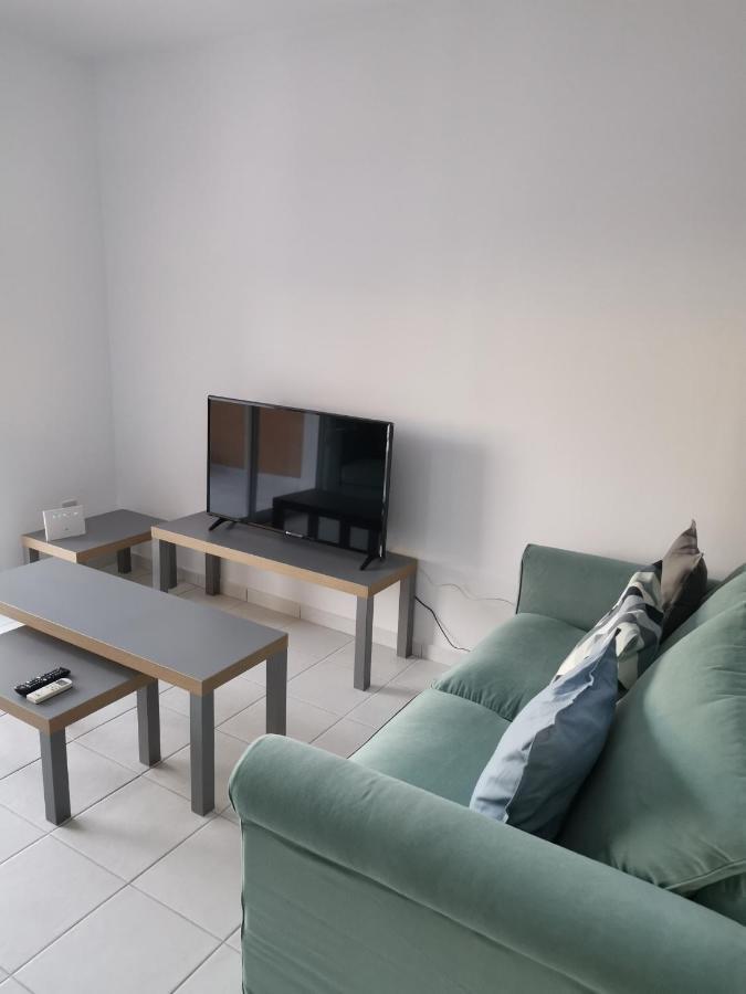 Iris Village, Near Kings Avenue Mall - By Imh Travel & Tours Πάφος Εξωτερικό φωτογραφία